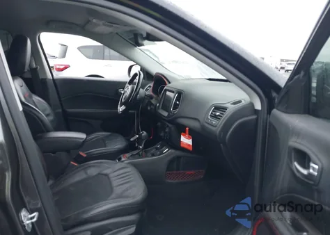 2020 Jeep Compass Trailhawk 4X4 from USA, damaged, VIN 3C4NJDDB9LT170726